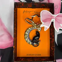 Betsey Johnson Gold Tone Black Cat Sitting On The Moon Keychain Bag Charm NIB