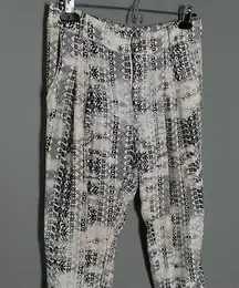 Adorable Parker cropped tribal silk pants size 4