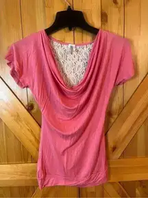 Discreet blouse size medium short sleeve ￼(1625)