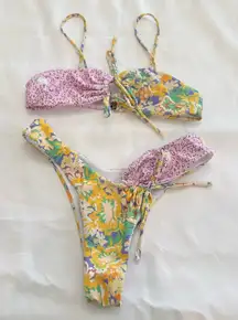 Floral Bikini Size Medium EUC‎