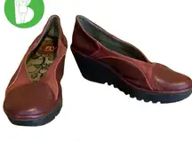 FLY LONDON "YONI" TWO TONE BURGUNDY LEATHER SLIP ON WEDGE SHOES (38)