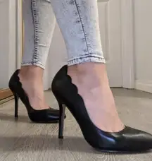 Betsey Johnson Black RACIEE Scalloped leather Classic Heels Pumps Size 8