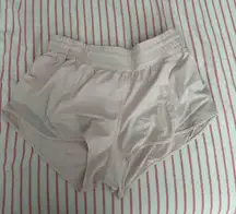 Lululemon high rise 2.5 Hoyt hot shorts 