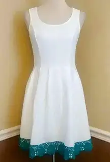 NEW ModCloth Doe & Rae Pleated White Teal Green Crochet Trim Sleeveless Dress M