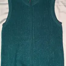 Scandia woods - cable knit - 100% Acrylic‎ sweater vest Size Large - Full Zipper