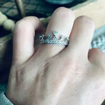 NWOT Fragrant Jewels silver princess queen gemstone ring