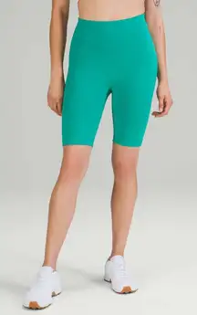 Lululemon Wunder Train Everlux High Rise Short 8" in Maldives Green Size 4