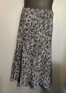 Lane Bryant b&w lined skirt