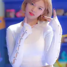 NWT/nwot twice jeongyeon forever21 crop sweater top ring sleeve cutout large