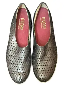 Munro perforated slip-on sneakers Size 9 women’s