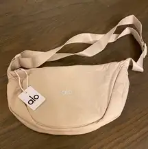 Alo yoga crossbody bag cream color 
