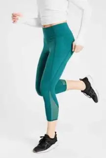 Athleta SuperSonic Billard Teal‎ Lightning Capri Leggings