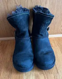 UGG Meadow‎ Short Boots Women's Black 11 Round Toe Sheepskin Lining