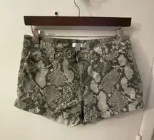 H&M Snakeskin Gray/White Print Shorts 10 Mobwife Boho Rocker Dopamine Punk Rave