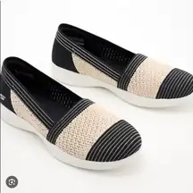 Skechers Goga Mat Comfort SlipOn Loafer Natural Black Shoe 6.5