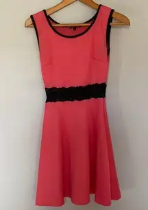 Try! This Pink and Black Lace Sleeveless Dress Size Small