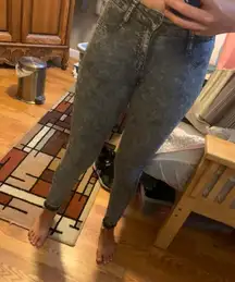 Grey Acid Wash Mid-Rise Jeggings