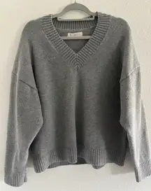 Loft Sweater Womens Medium Gray V-Neck Pullover Oversized Neutral Minimalist
