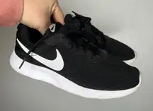 Nike Tanjun Women's Running Shoes Black White Size 7.5 Casual Sneakers