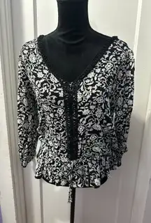Adrienne Vittadini Black And White Patterned Long Sleeve Top in L