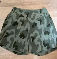 Mountain Hardwear Camo High Rise Shorts Stretchy Sz Small