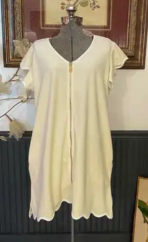 SSYS Get Ready Robe Cream Velvety w White Scallop Trim Zip Up - Sz M 💛🎀