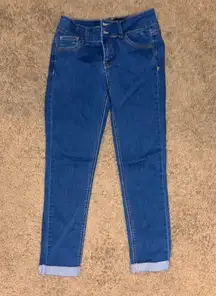 Women’s Medium Wash Skinny Jeans 