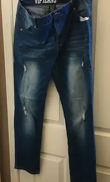 FINAL MARKDOWN WOMEN’S distressed v.i.p jeans 20