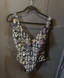 Juniors Agua Bendita Floral One Piece - Navy Blue with Flowers