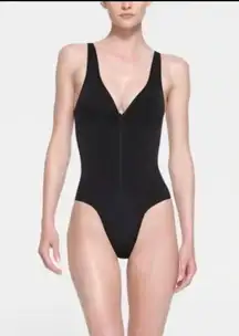 NEW SKIMS ZIP FRONT SEAMLESS SCULPT BRIEF BODYSUIT ONYX M