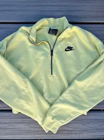 Nike Cropped Half-Zip Pullover