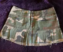 Y2K army print pleated skirt size 3