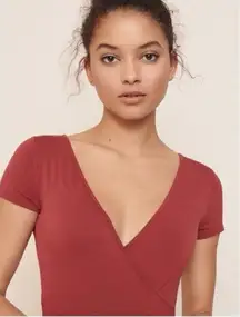 ✨Garage wrap bodysuit sz large maroon✨