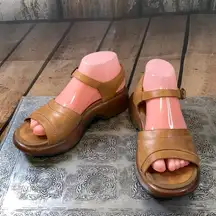 🚫SOLD🚫Dansko Tan Leather Platform Sandals with Adjustable Strap Size 38