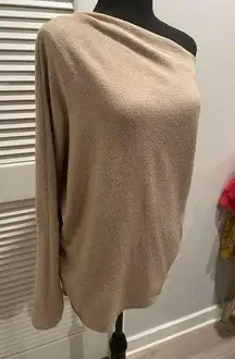 ASTR The Label Tan Off The Shoulder Shirt Top Blouse • Size Large Long Sleeve