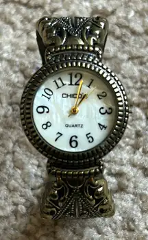 Chico’s women’s‎ vintage two tone victorian style bangle bracelet watch one size
