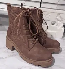 Sugar Fabians Brown Heeled Boots Size 8 | Trendy Fall Fashion Essential