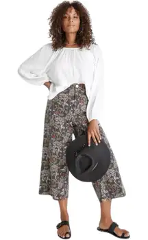 Anthropologie Pilcro Water Lily Floral High Rise Wide Leg Cropped Jeans Size 26‎