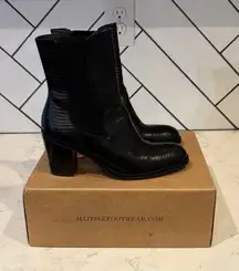Matisse Mesmerize black textured leather pull-on chunky heel boots size 7