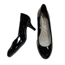 Easy Street Black Patent Passion Pump 7 New