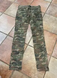 STS BLUE CAMO CARGO STRETCH SKINNY JEANS SIZE 27