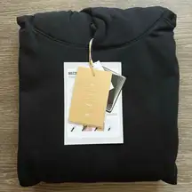 Gap x Beis Heavyweight Travel Hoodie
Black small NWT