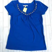 NWT Carolyn Taylor By Design Blue Short Sleeve Metal Design V-Neck Ruffle Shirt