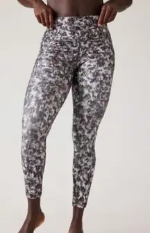 ATHLETA | Women's Gray Floral Print Salutation Stash 7/8 Tight Leggings, Size S