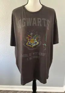 Harry Potter Hogwarts Crest School of Witchcraft & Wizardry Spell Out T-Shirt Brown 2XL