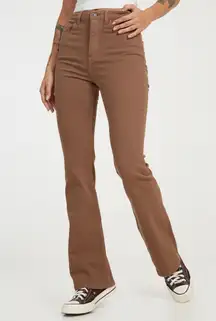 Bootleg Jeans in Rich Brown