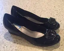 Kelly & Katie black patent leather wedge Sz 6.5