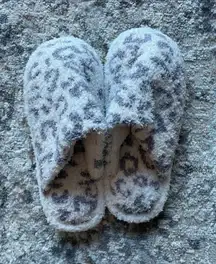 Grey Leopard Slippers, size 7/8