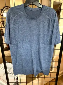 Lululemon Men’s T-Shirt In Dark Blue