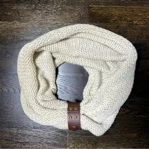 Cato  Cream Chunky Knit Infinity Scarf